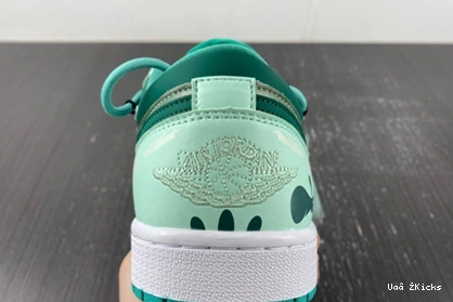 7049 Jordan Low SportInspired 123 1 DC0774- 1028